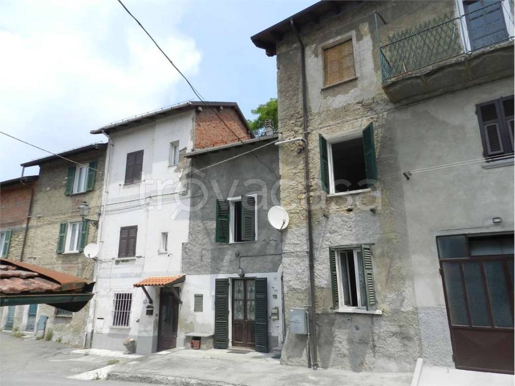 casa indipendente in vendita a Stazzano