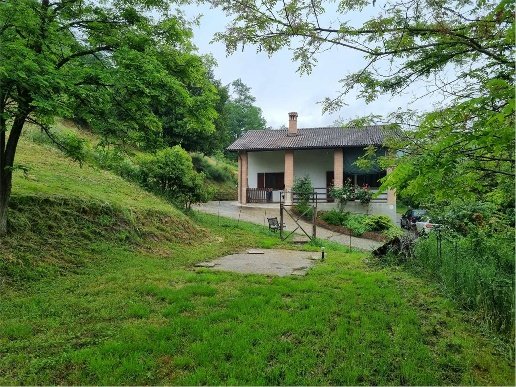 casa indipendente in vendita a Stazzano in zona Vargo