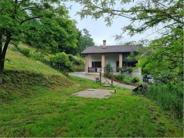 casa indipendente in vendita a Stazzano in zona Vargo
