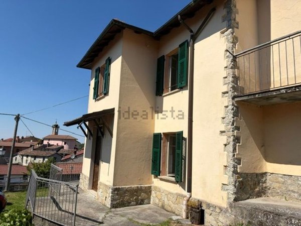 casa indipendente in vendita a Stazzano in zona Albarasca