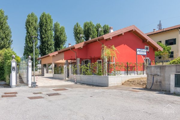 casa indipendente in vendita a Stazzano in zona Monterosso