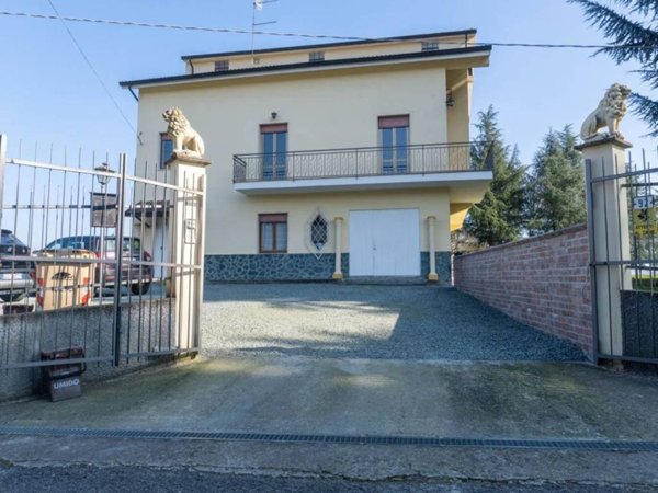 casa indipendente in vendita a Strevi