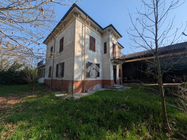casa indipendente in vendita a Strevi
