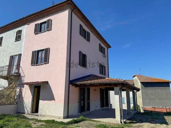 casa indipendente in vendita a Strevi