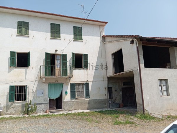 casale in vendita a Strevi