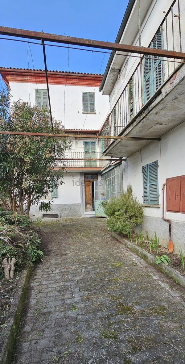 casa semindipendente in vendita a Strevi