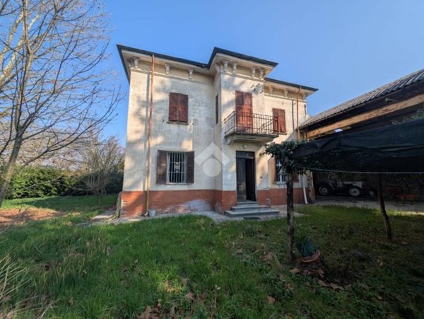 casa indipendente in vendita a Strevi