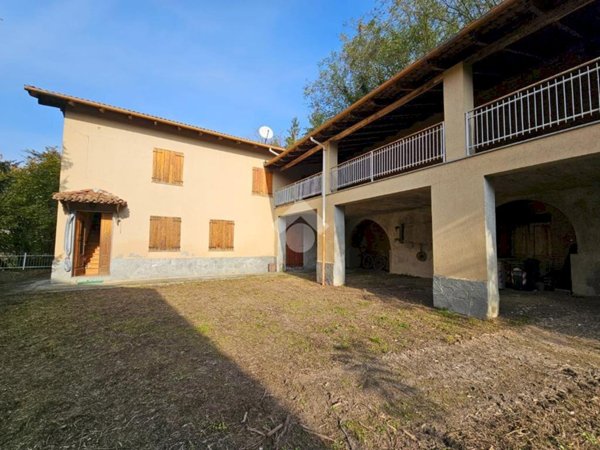 casa indipendente in vendita a Strevi