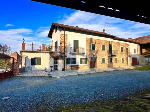 casa indipendente in vendita a Strevi