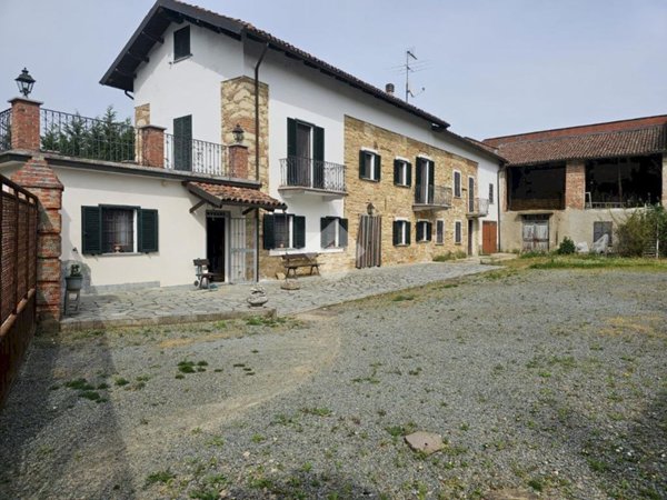 casa indipendente in vendita a Strevi