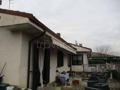 casa indipendente in vendita a Strevi