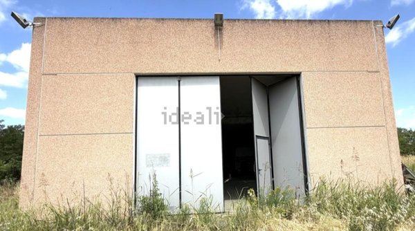 locale di sgombero in vendita a Strevi