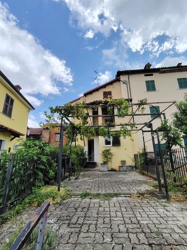 casa indipendente in vendita a Tagliolo Monferrato