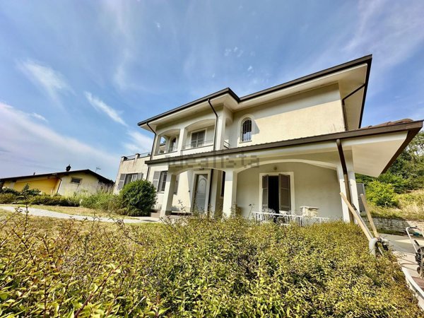 casa indipendente in vendita a Tassarolo