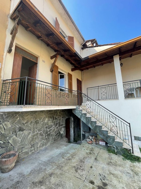 casa indipendente in vendita a Tassarolo