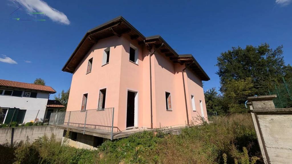 casa indipendente in vendita a Tassarolo