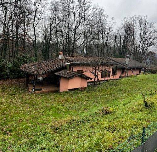 casa indipendente in vendita a Tassarolo