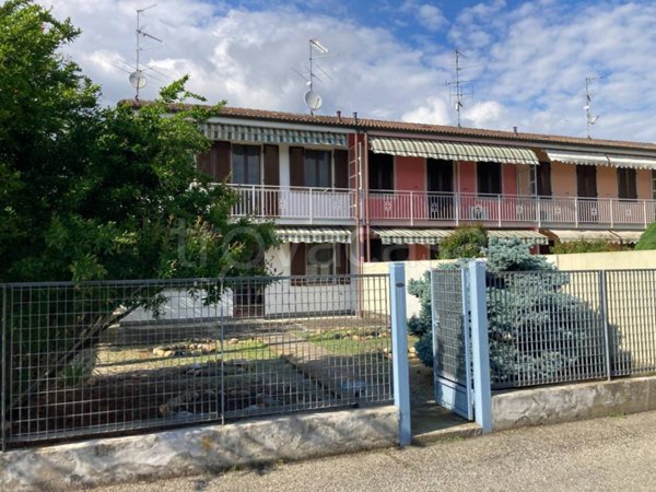 casa indipendente in vendita a Ticineto