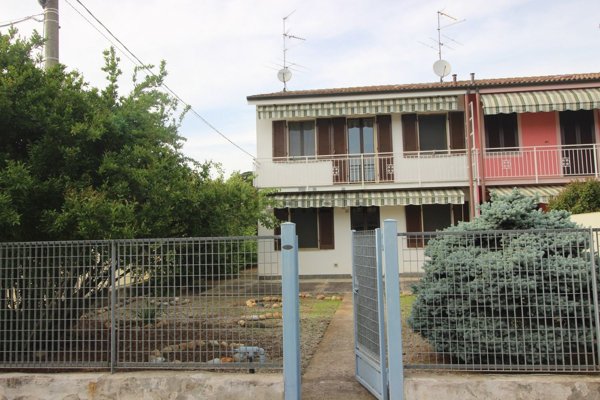 casa indipendente in vendita a Ticineto