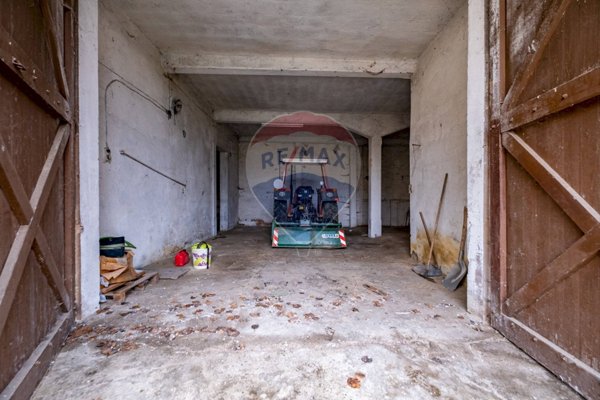 locale commerciale in vendita a Ticineto
