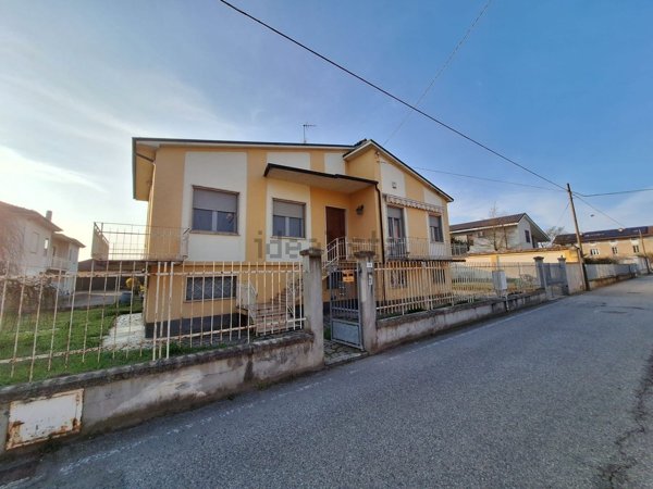 casa indipendente in vendita a Ticineto