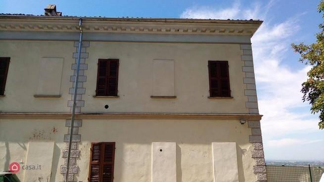 villa in vendita a Tortona in zona Castello