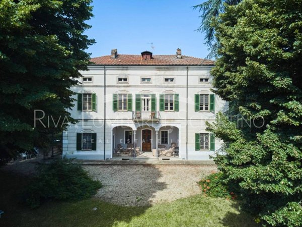 casa indipendente in vendita a Tortona in zona Centro Storico