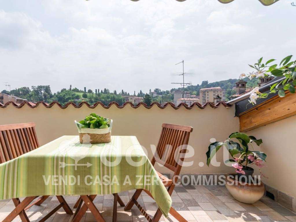appartamento in vendita a Tortona in zona Centro Storico