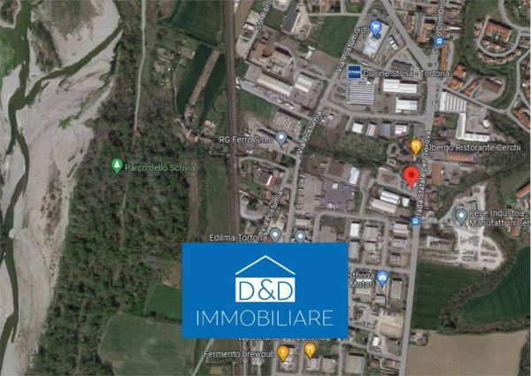 casa indipendente in vendita a Tortona