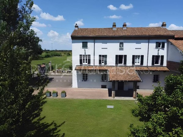 casa indipendente in vendita a Tortona in zona Oasi