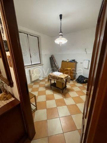 casa indipendente in vendita a Tortona