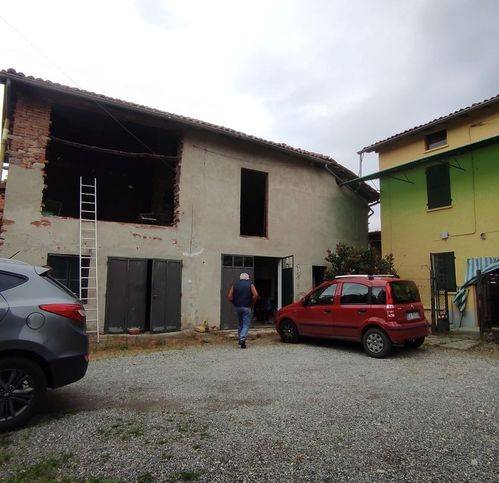 casa indipendente in vendita a Tortona in zona Castellar Ponzano