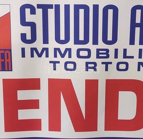 casa indipendente in vendita a Tortona