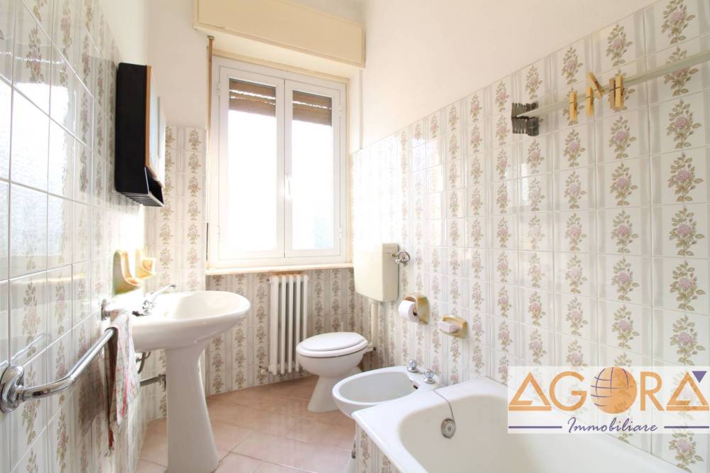 appartamento in vendita a Tortona in zona Centro Storico