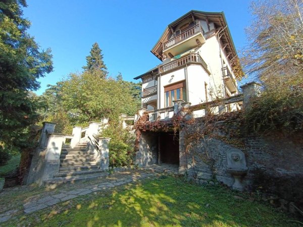 casa indipendente in vendita a Tortona in zona Castello