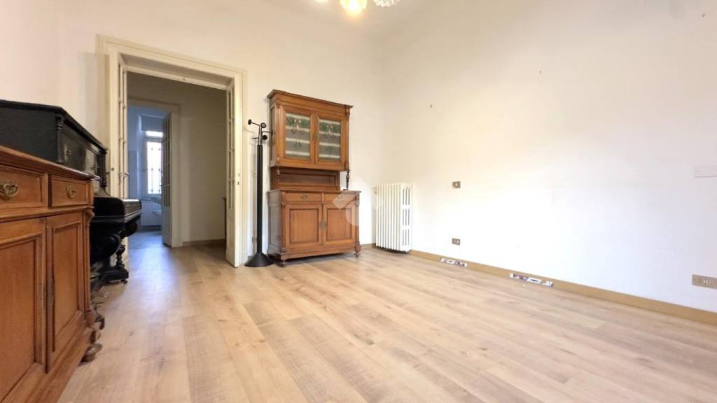 casa indipendente in vendita a Tortona