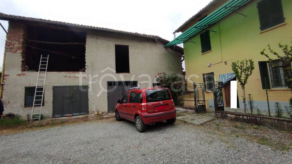 casa indipendente in vendita a Tortona in zona Castellar Ponzano