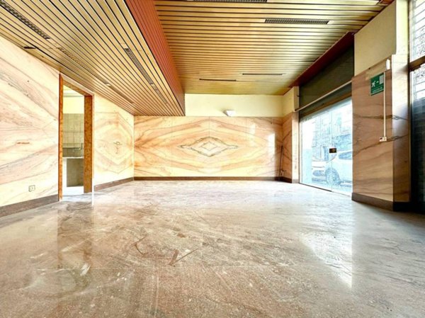 negozio in vendita a Tortona