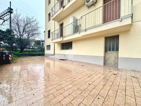 locale di sgombero in vendita a Tortona