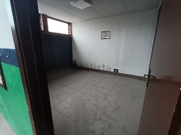 locale di sgombero in vendita a Tortona