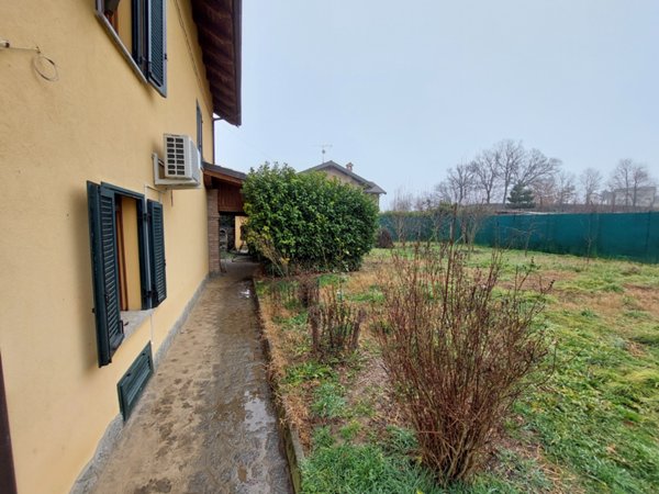 casa indipendente in vendita a Tortona in zona Oasi