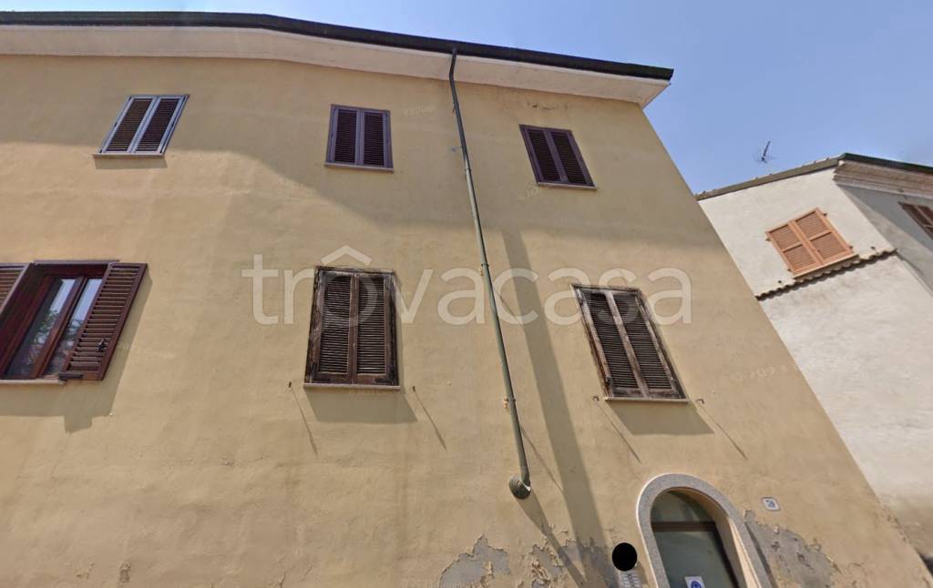casa indipendente in vendita a Tortona