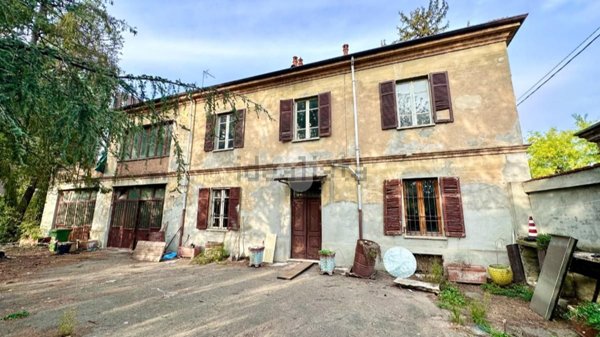 casa indipendente in vendita a Tortona