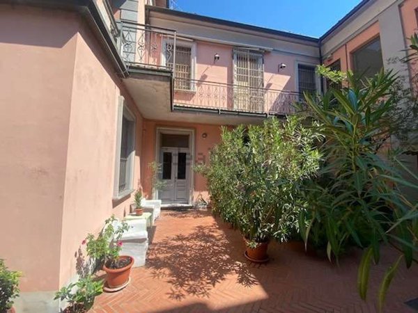casa indipendente in vendita a Tortona