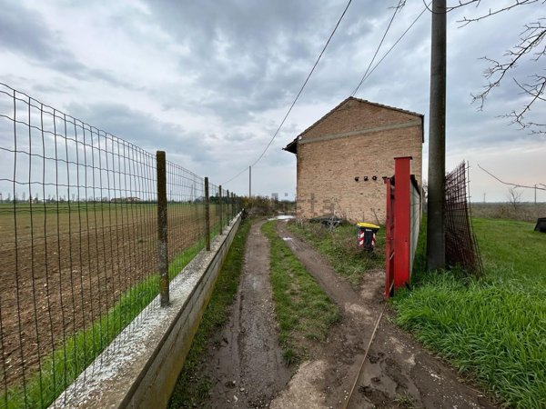 appartamento in vendita a Tortona in zona Torre Garofoli