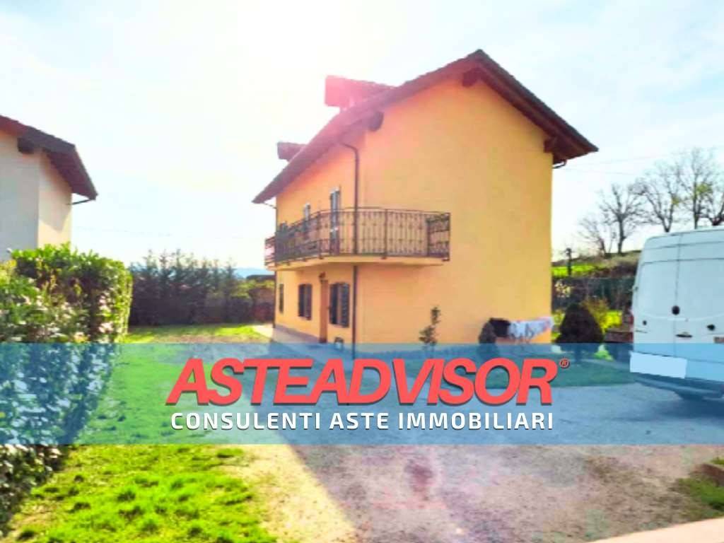 casa indipendente in vendita a Tortona