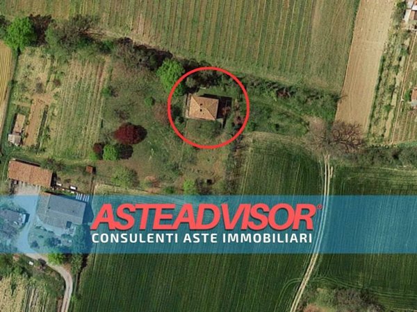 casa indipendente in vendita a Tortona