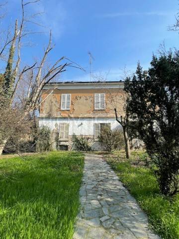 casa indipendente in vendita a Tortona in zona Città Giardino