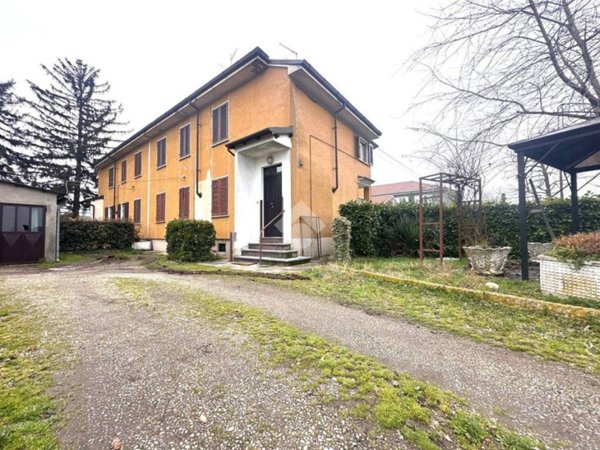 casa indipendente in vendita a Tortona in zona Passalacqua