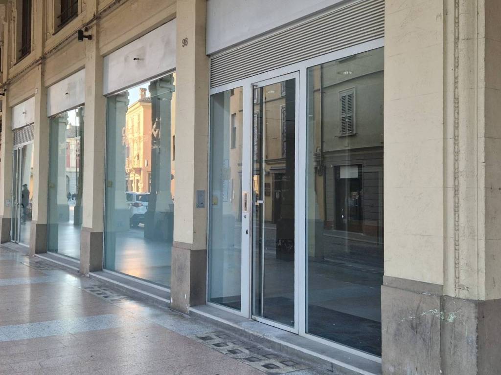 ufficio in vendita a Tortona in zona Centro Storico
